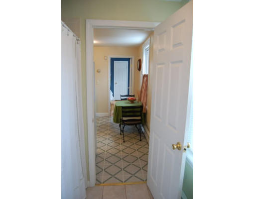155 Maple Street, Unit 2 Danvers, MA 01923 - Photo 18 of 27 Gallery Image 18