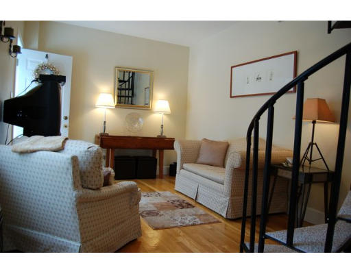 155 Maple Street, Unit 2 Danvers, MA 01923 - Photo 2 of 27 Gallery Image 2