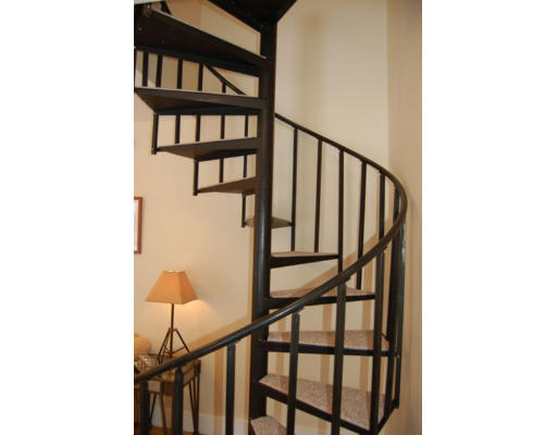 155 Maple Street, Unit 2 Danvers, MA 01923 - Photo 5 of 27 Gallery Image 5