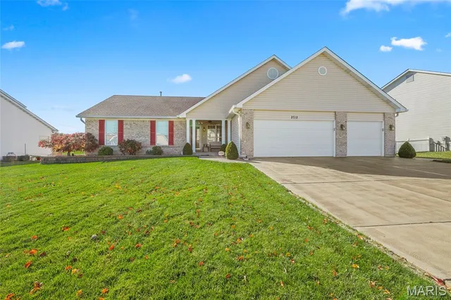 $425,000 | 2712 Kings Crossing Drive, Barnhart, MO 63012