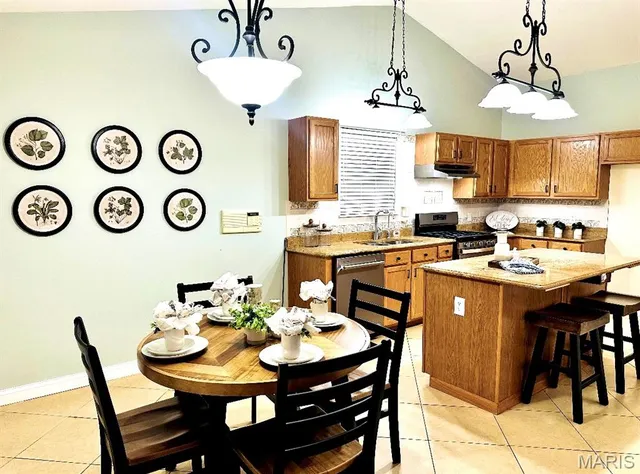 $420,000 | 2712 Kings Crossing Drive, Barnhart, MO 63012