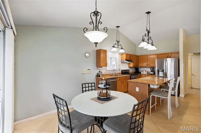 $425,000 | 2712 Kings Crossing Drive, Barnhart, MO 63012