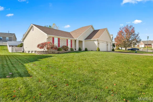 $425,000 | 2712 Kings Crossing Drive, Barnhart, MO 63012