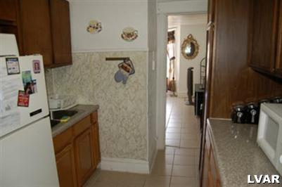 128 South 12th Street Allentown, PA 18102 - Photo 10 of 19 a bathroom with a shower
