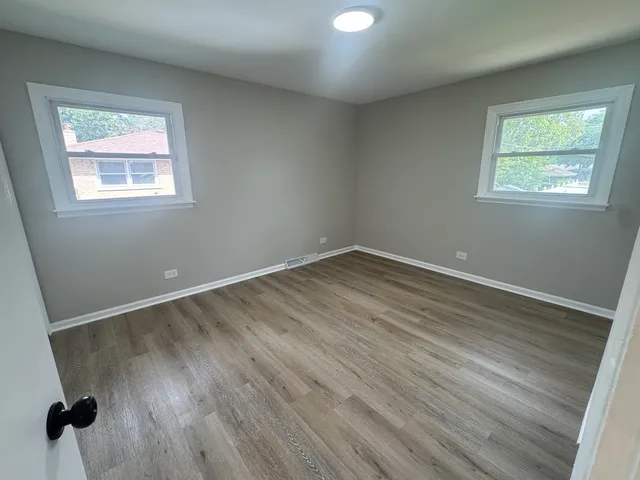 $3,100 | 14811 Minerva Avenue, Dolton, IL 60419