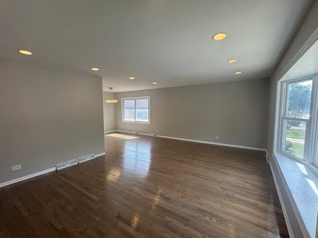 $3,100 | 14811 Minerva Avenue, Dolton, IL 60419