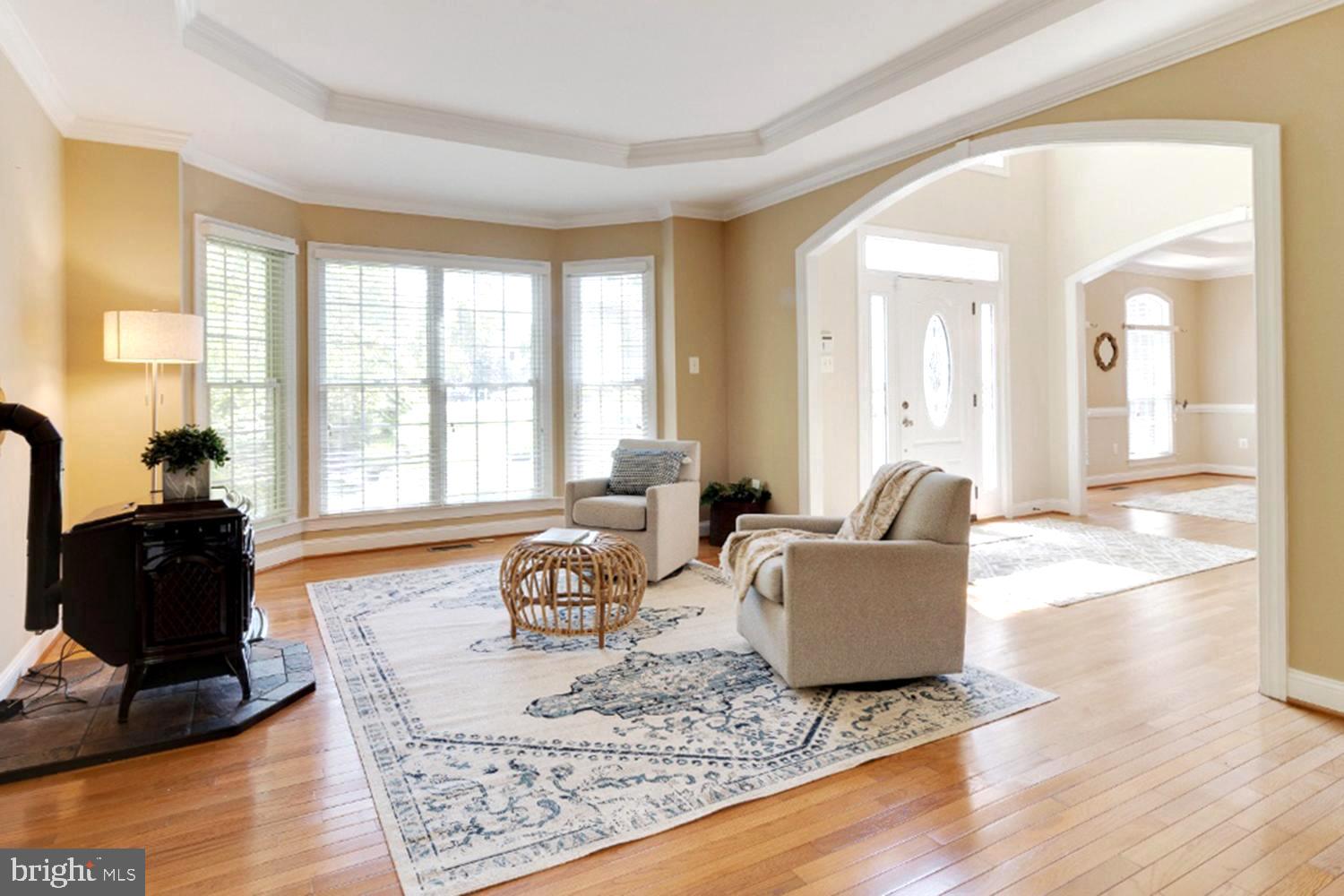 1602 Rabbit Foot Clover Court Annapolis, MD 21401 - Photo 17 of 59 Bay Window Living Room with Stove