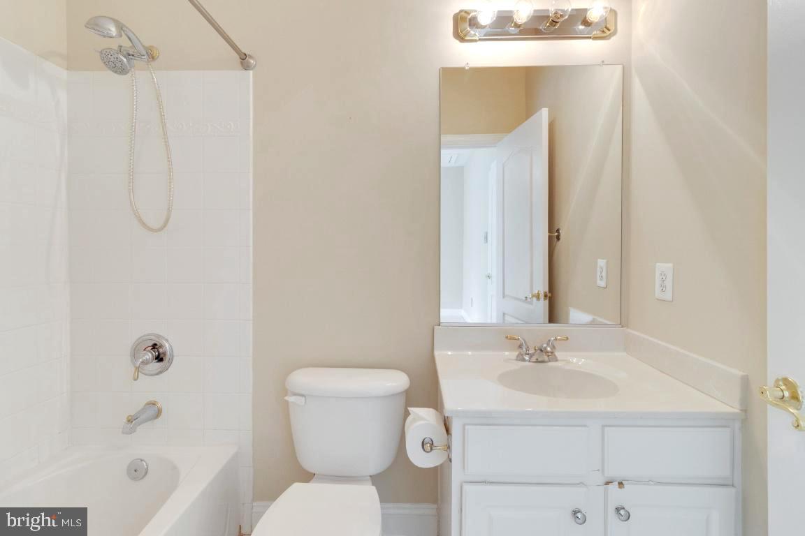 1602 Rabbit Foot Clover Court Annapolis, MD 21401 - Photo 44 of 59 Well-Appointed Family Bath