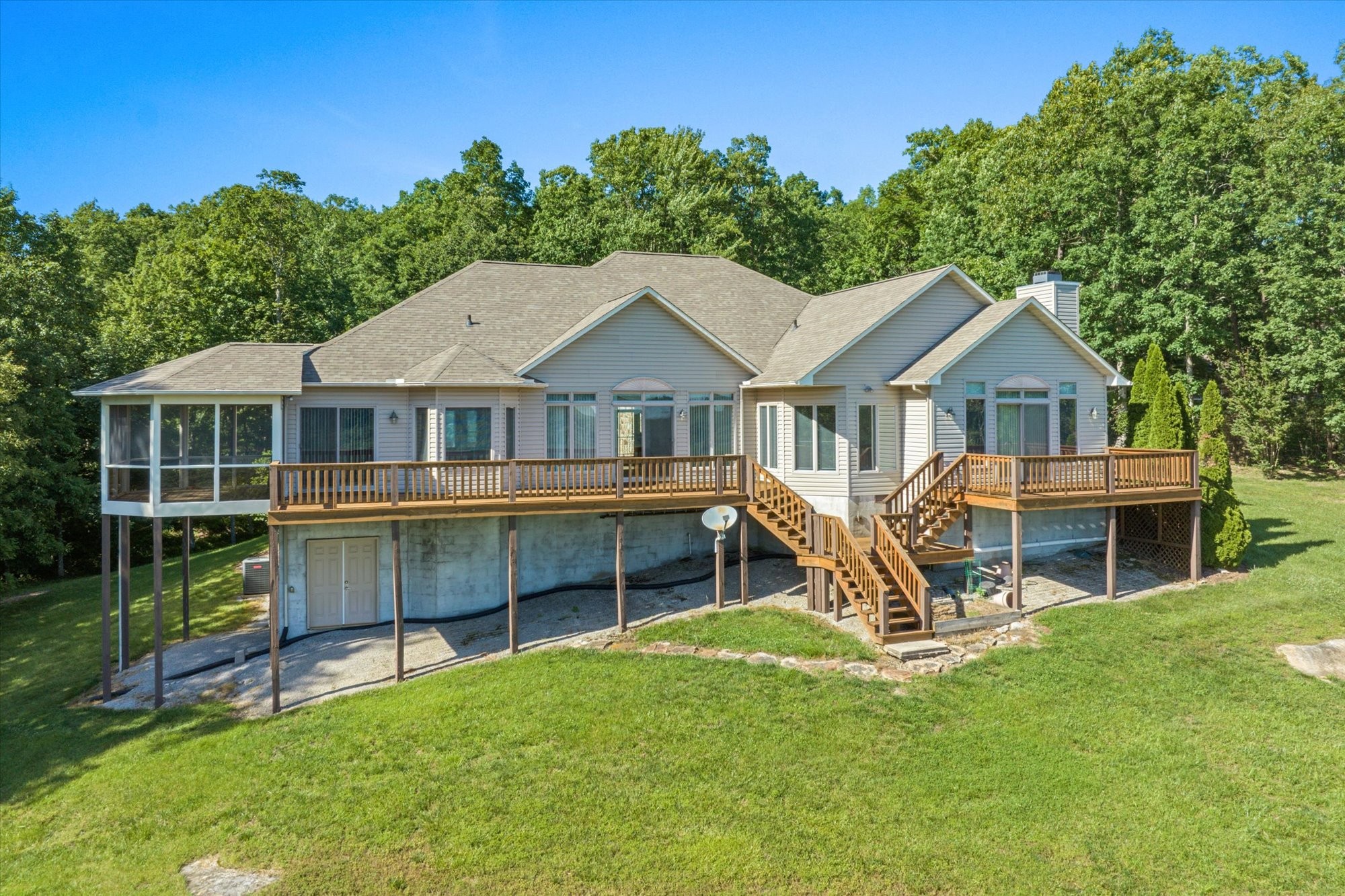 137 Harv Loop Monterey, TN 38574 - Photo 3 of 45 Gallery Image 3
