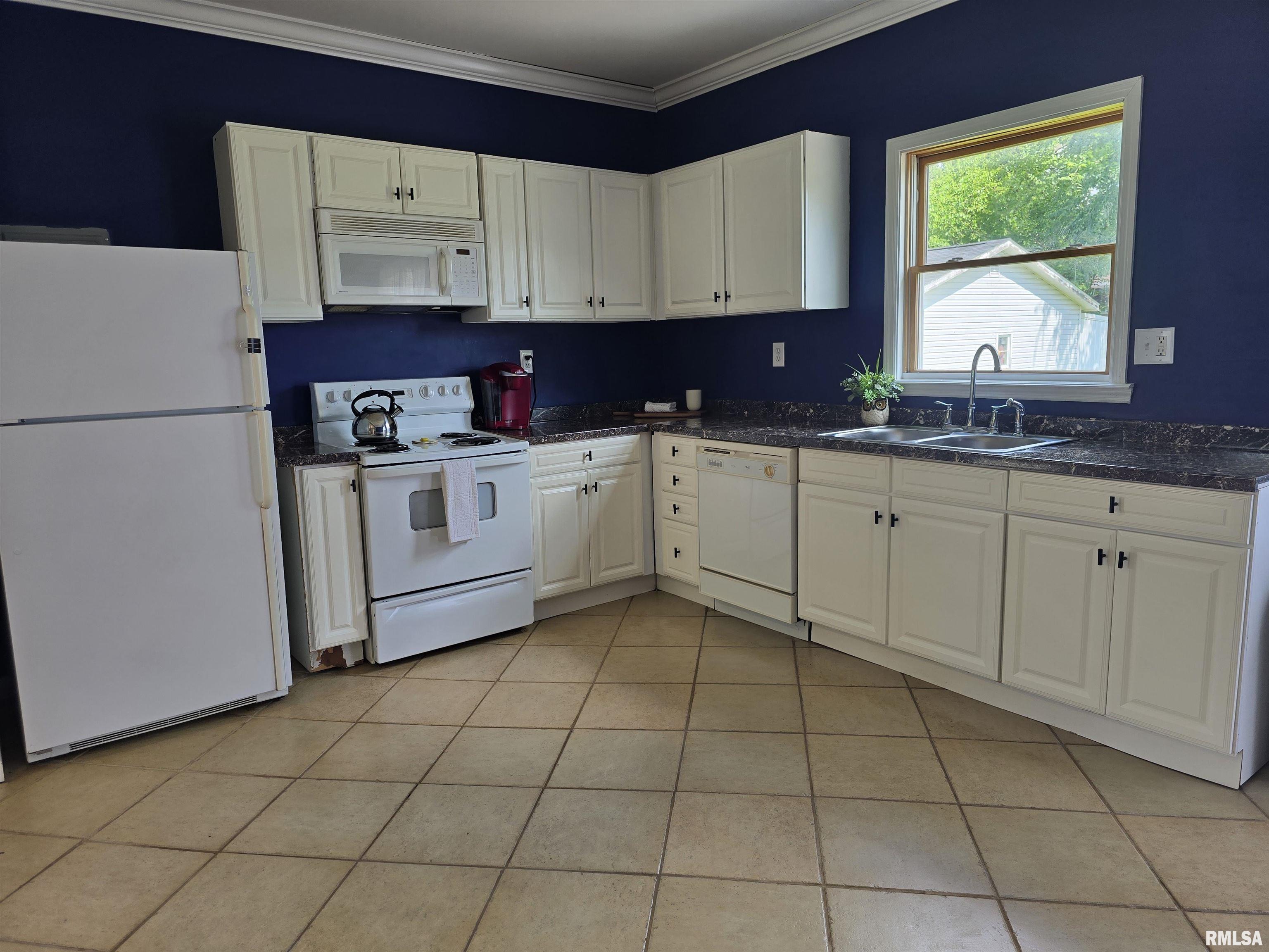 302 East Smith Street Colchester, IL 62326 - Photo 5 of 21