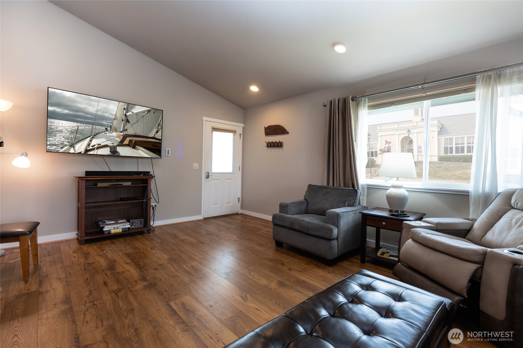 470 Reed Street, Unit D Friday Harbor, WA 98250 - Photo 10 of 22 Gallery Image 10