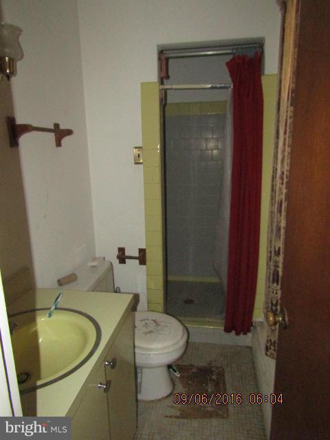 4405 Chapeldale Road Randallstown, MD 21133 - Photo 6 of 8 Bath (Master)