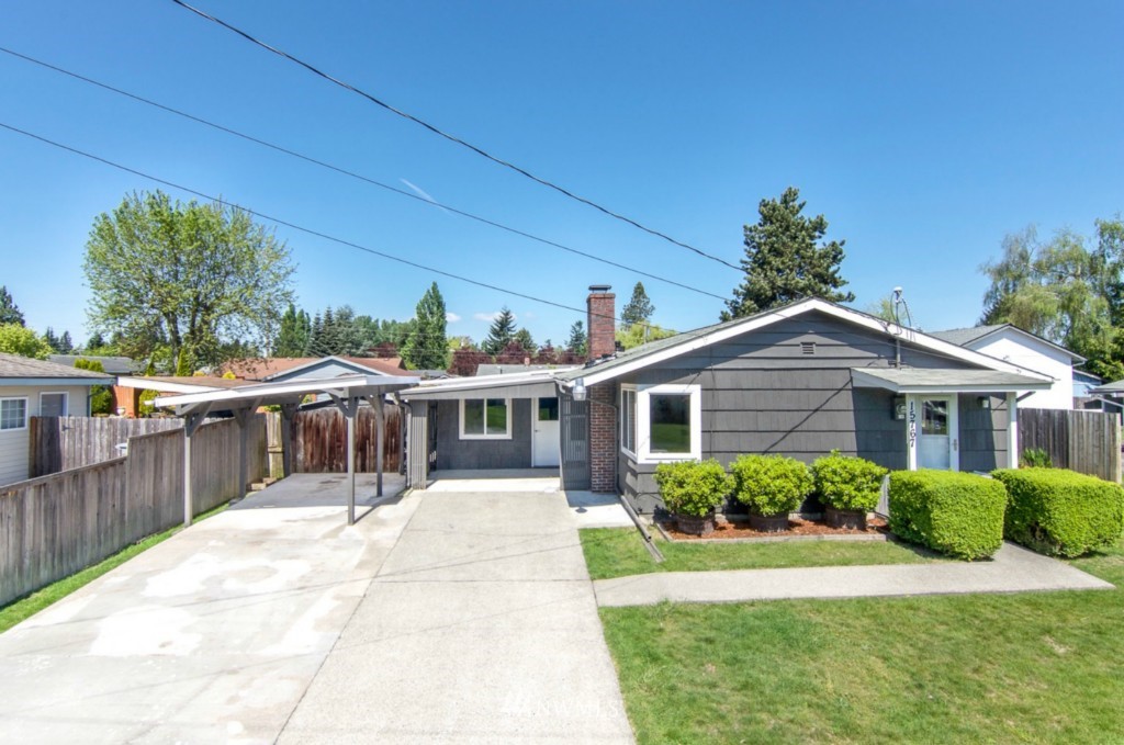 15767 118th Place Southeast Renton, WA 98058 - Photo 2 of 21 Gallery Image 2