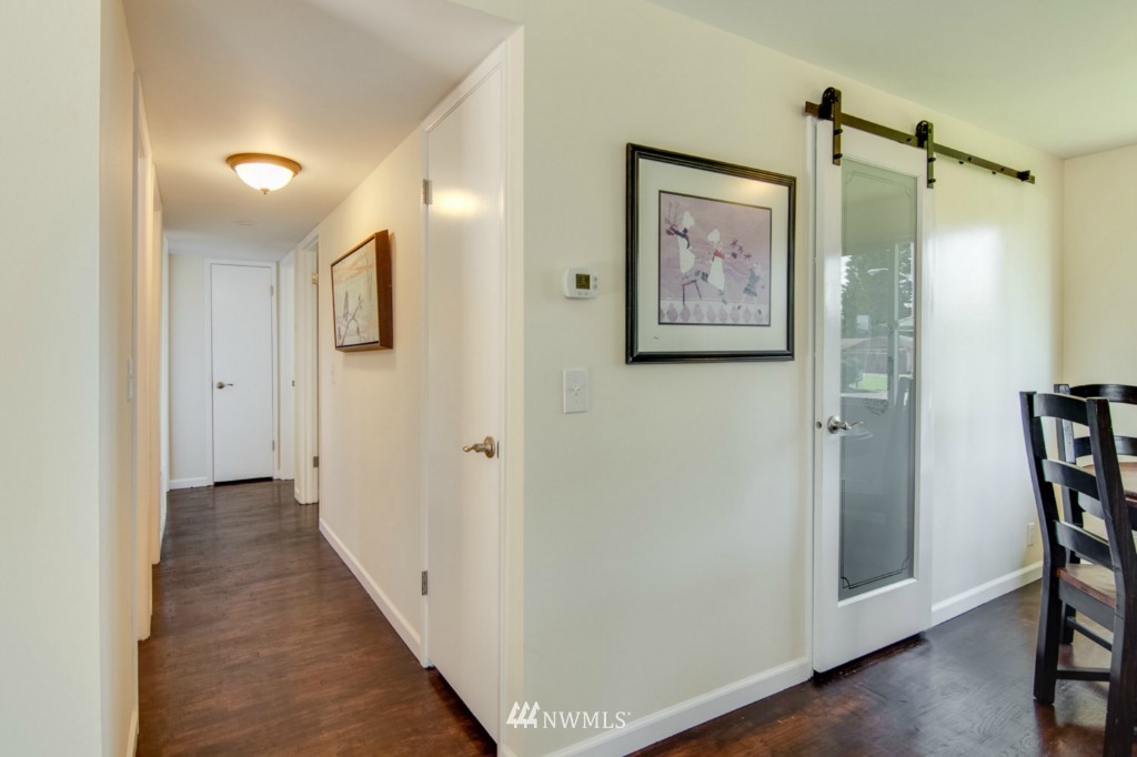 15767 118th Place Southeast Renton, WA 98058 - Photo 11 of 21 Gallery Image 11