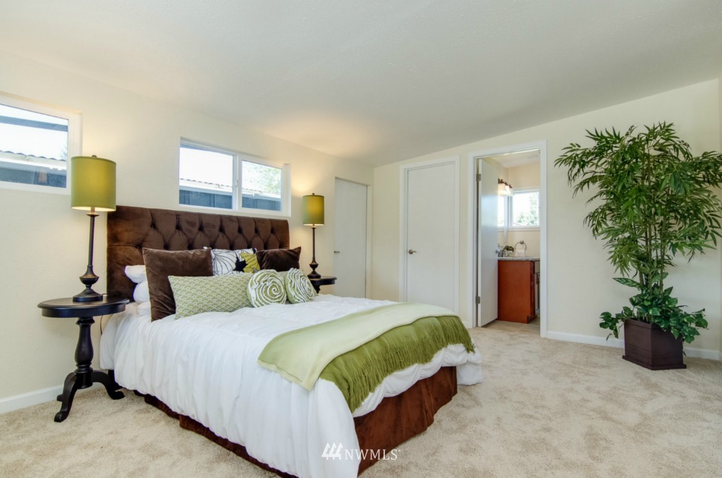 15767 118th Place Southeast Renton, WA 98058 - Photo 14 of 21 Gallery Image 14