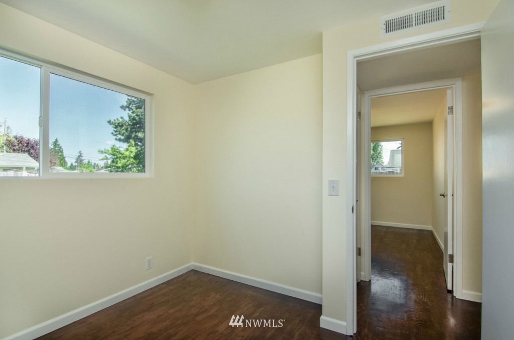 15767 118th Place Southeast Renton, WA 98058 - Photo 18 of 21 Gallery Image 18