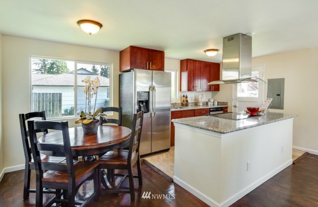 15767 118th Place Southeast Renton, WA 98058 - Photo 6 of 21 Gallery Image 6