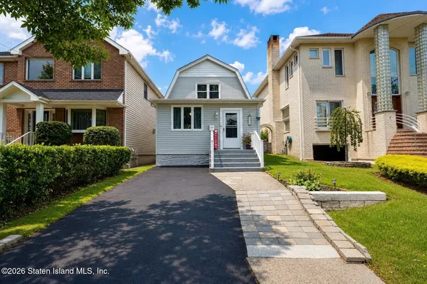 $649,999 | 600 Yetman Avenue | Tottenville