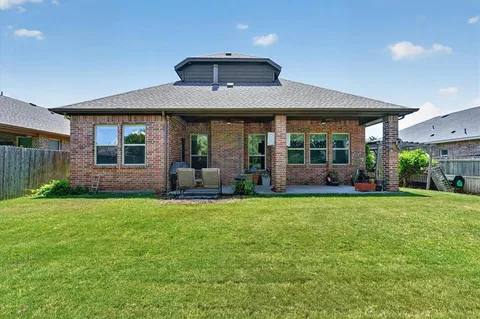 $489,999 | 707 Southwind Drive, Arlington, TX 76002