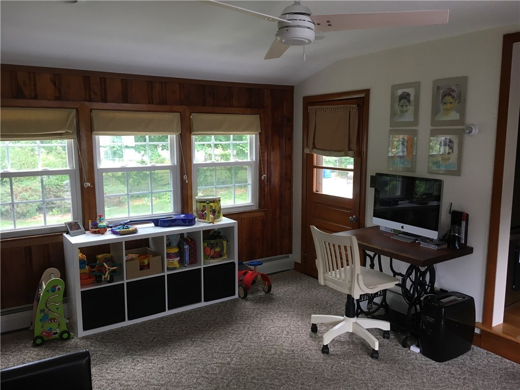 53 Merritt Road East Providence, RI 02915 - Photo 11 of 31