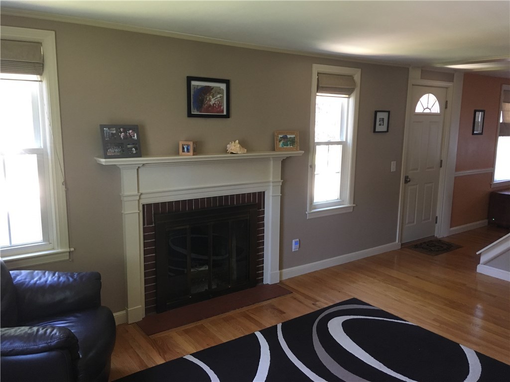 53 Merritt Road East Providence, RI 02915 - Photo 8 of 31