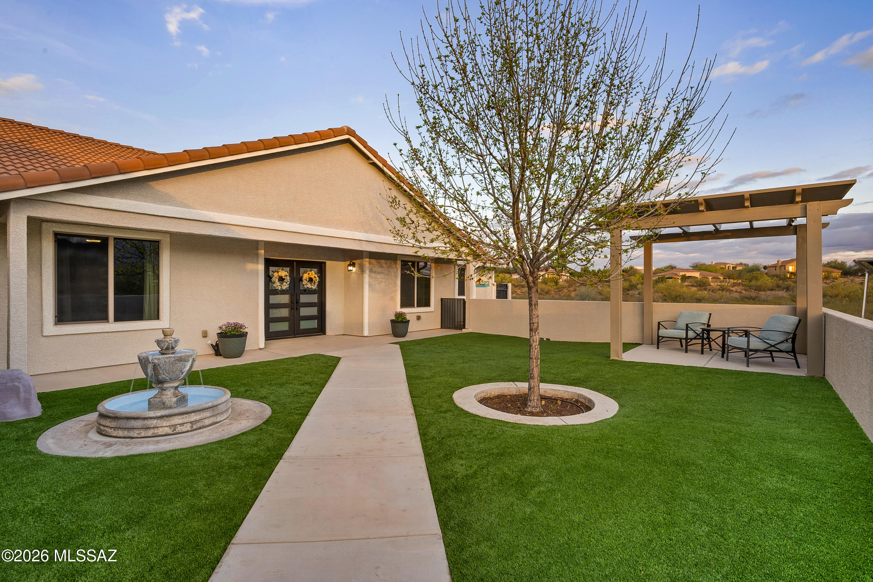 4892 West Sunset Road Tucson, AZ 85743 - Photo 7 of 45 Front Courtyard