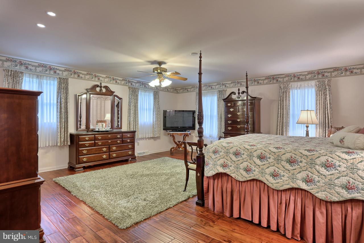 921 Greenlea Road Hershey, PA 17033 - Photo 17 of 30 Gallery Image 17