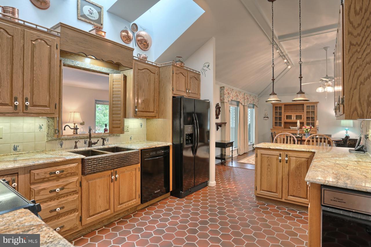 921 Greenlea Road Hershey, PA 17033 - Photo 9 of 30 Gallery Image 9