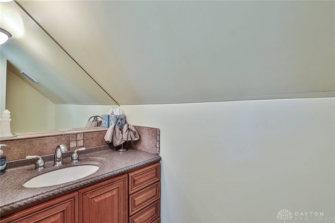 9056 Clearcreek Road Springboro, OH 45066 - Photo 18 of 31 Gallery Image 18