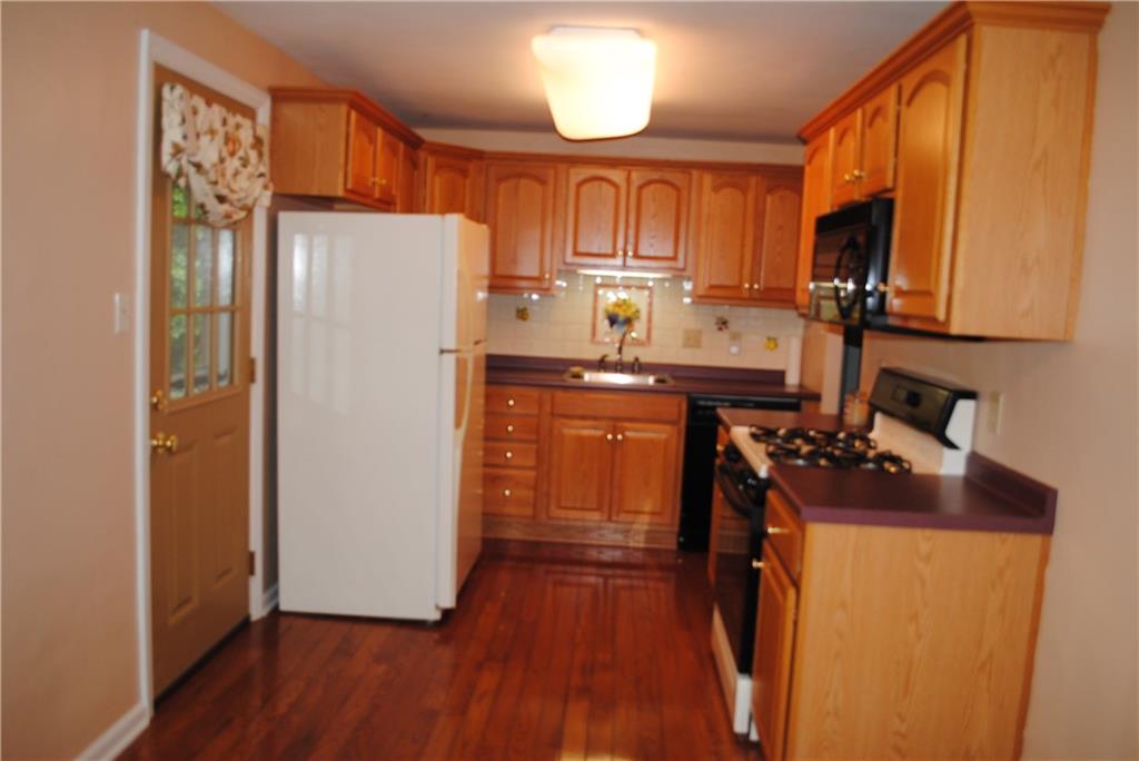 39 Highbury Road Cheswick, PA 15024 - Photo 3 of 13 Gallery Image 3