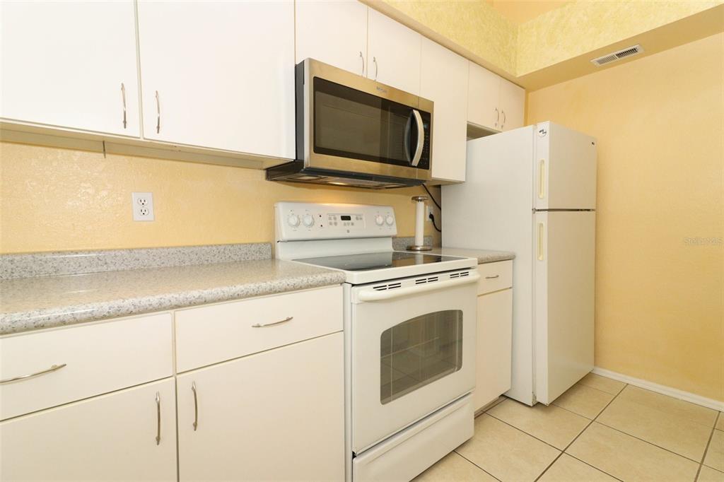 2214 Metropolitan Way, Unit 1032 Orlando, FL 32839 - Photo 12 of 38