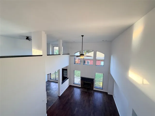 a view of a livingroom with furniture a fireplace