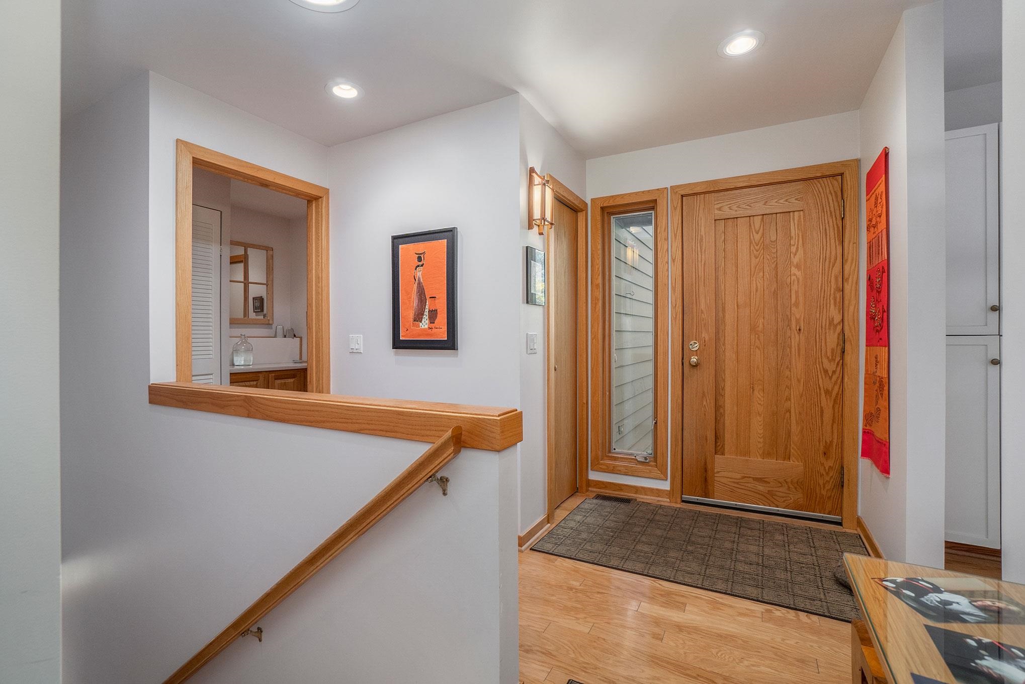 6718 Mission Ridge Traverse City, MI 49686 - Photo 4 of 41