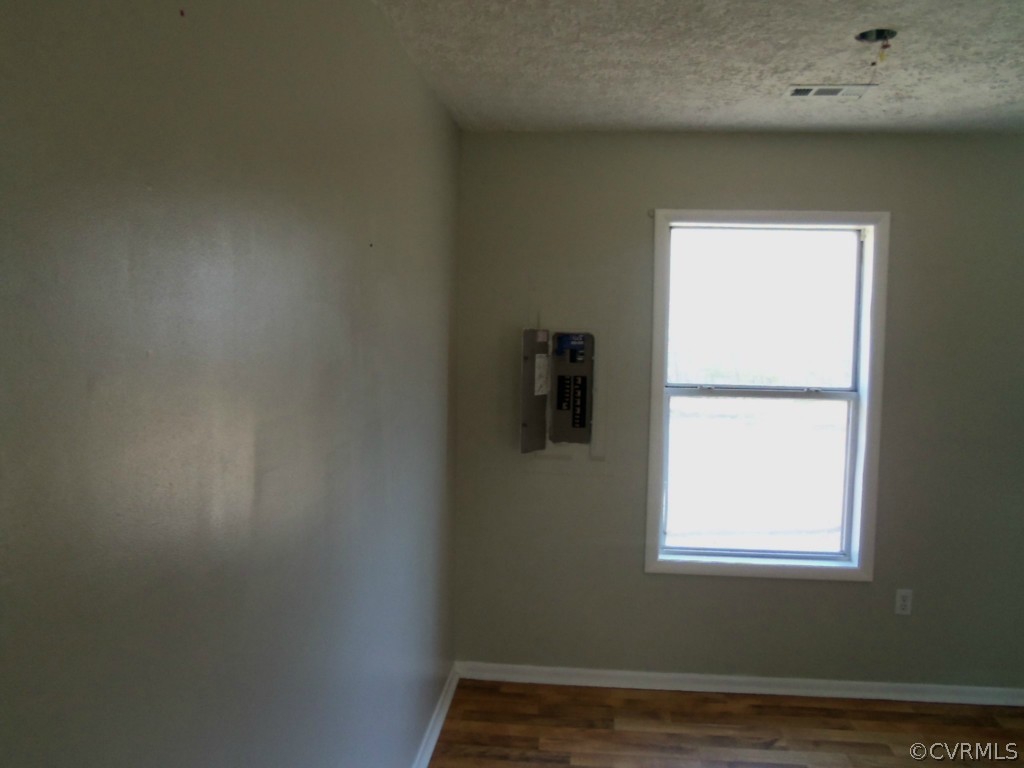 7590 Wagon Run Road Gloucester, VA 23061 - Photo 4 of 12 Gallery Image 4