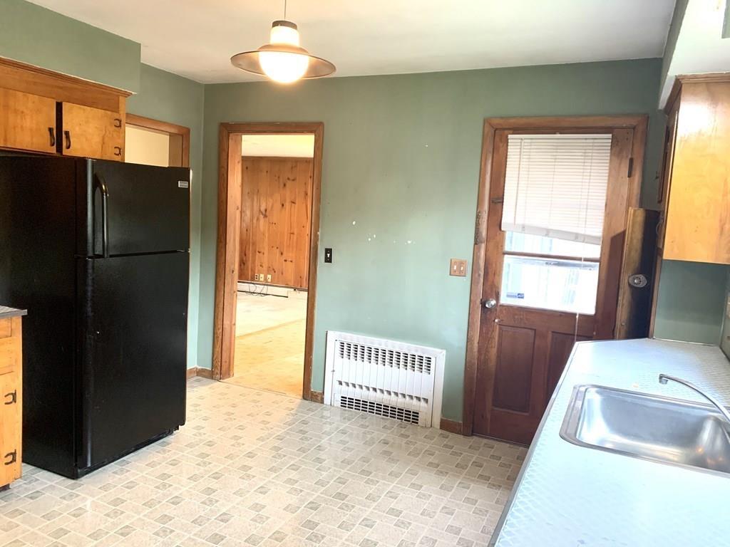 81 Emerson Street Springfield, MA 01118 - Photo 5 of 18 Gallery Image 5