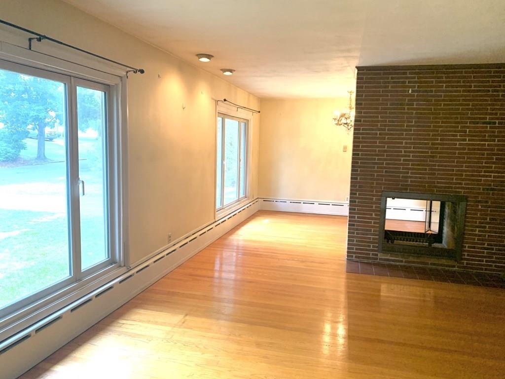 81 Emerson Street Springfield, MA 01118 - Photo 8 of 18 Gallery Image 8