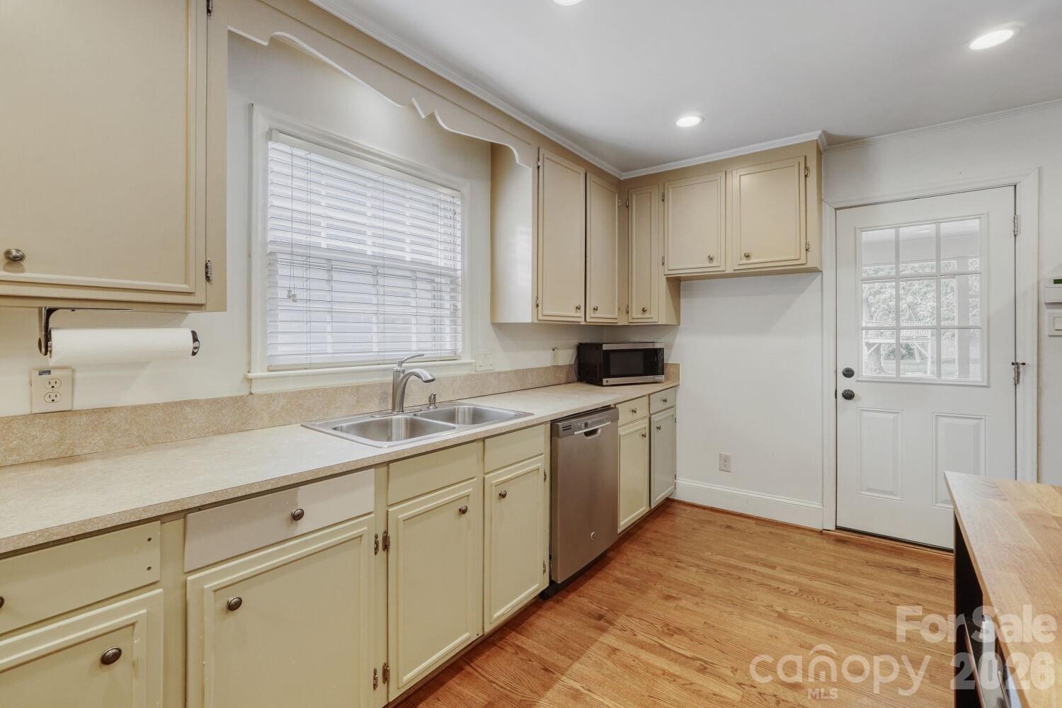 215 Scofield Road Charlotte, NC 28209 - Photo 8 of 29 Gallery Image 8