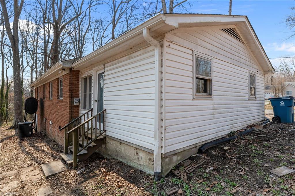 3818 Edgewood Terrace Road Greensboro, NC 27406 - Photo 28 of 40