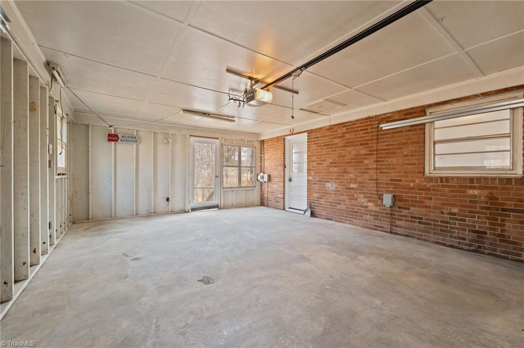 3818 Edgewood Terrace Road Greensboro, NC 27406 - Photo 29 of 40