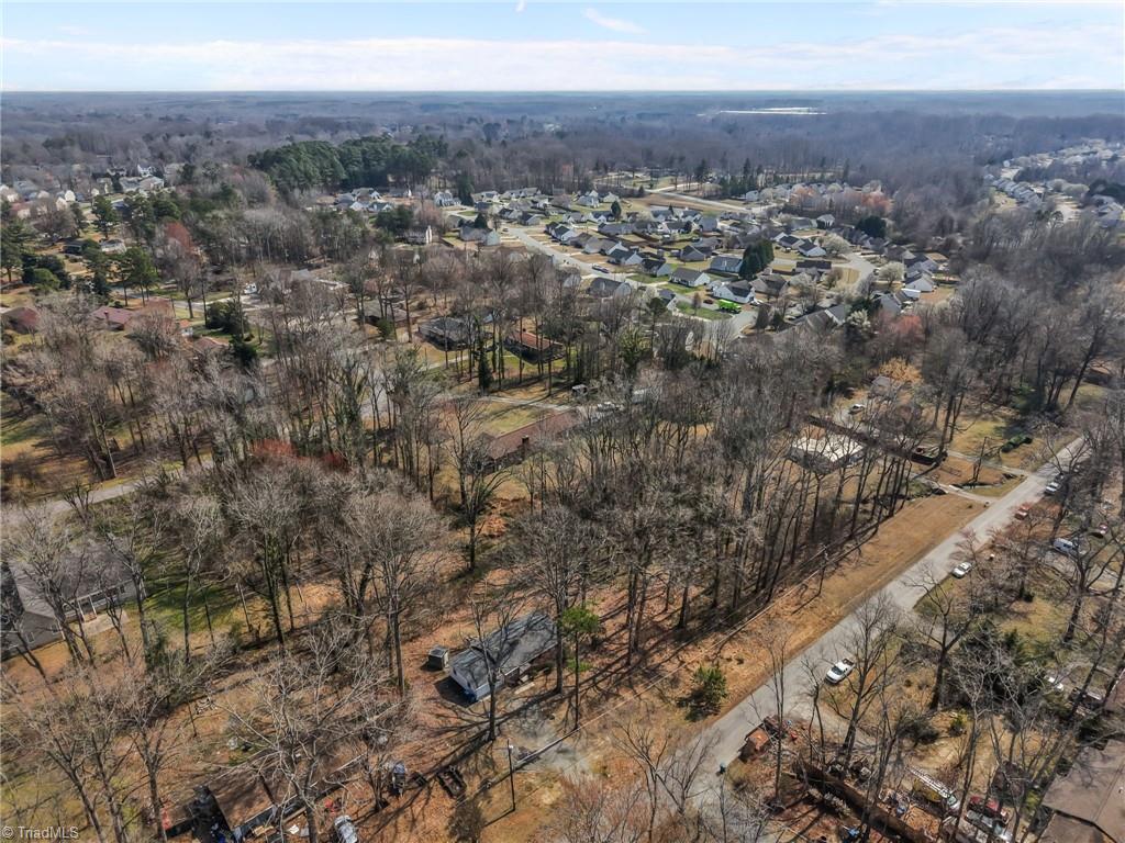 3818 Edgewood Terrace Road Greensboro, NC 27406 - Photo 32 of 40