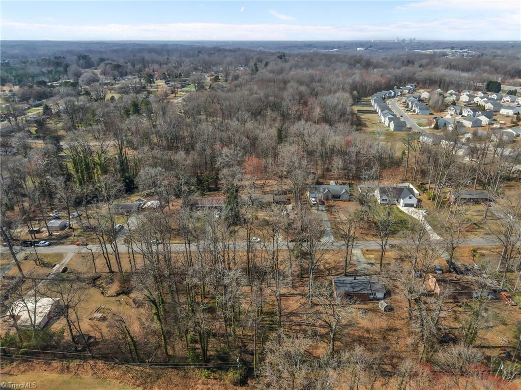 3818 Edgewood Terrace Road Greensboro, NC 27406 - Photo 34 of 40