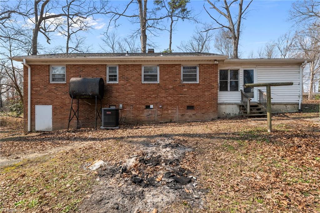 3818 Edgewood Terrace Road Greensboro, NC 27406 - Photo 5 of 40