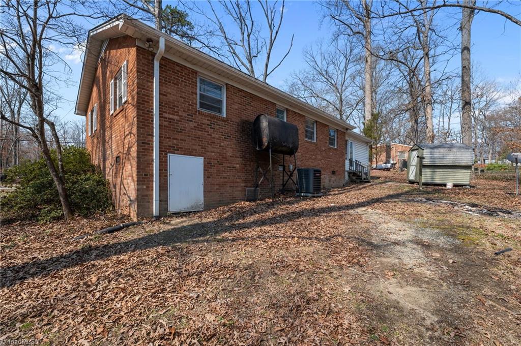 3818 Edgewood Terrace Road Greensboro, NC 27406 - Photo 6 of 40