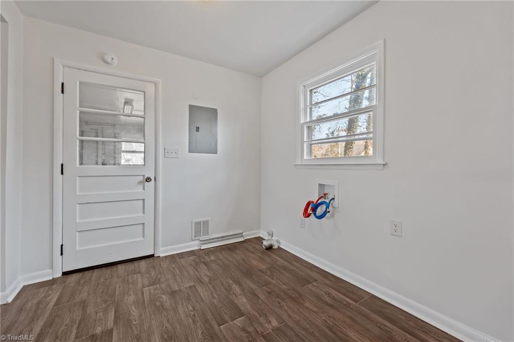 3818 Edgewood Terrace Road Greensboro, NC 27406 - Photo 9 of 40