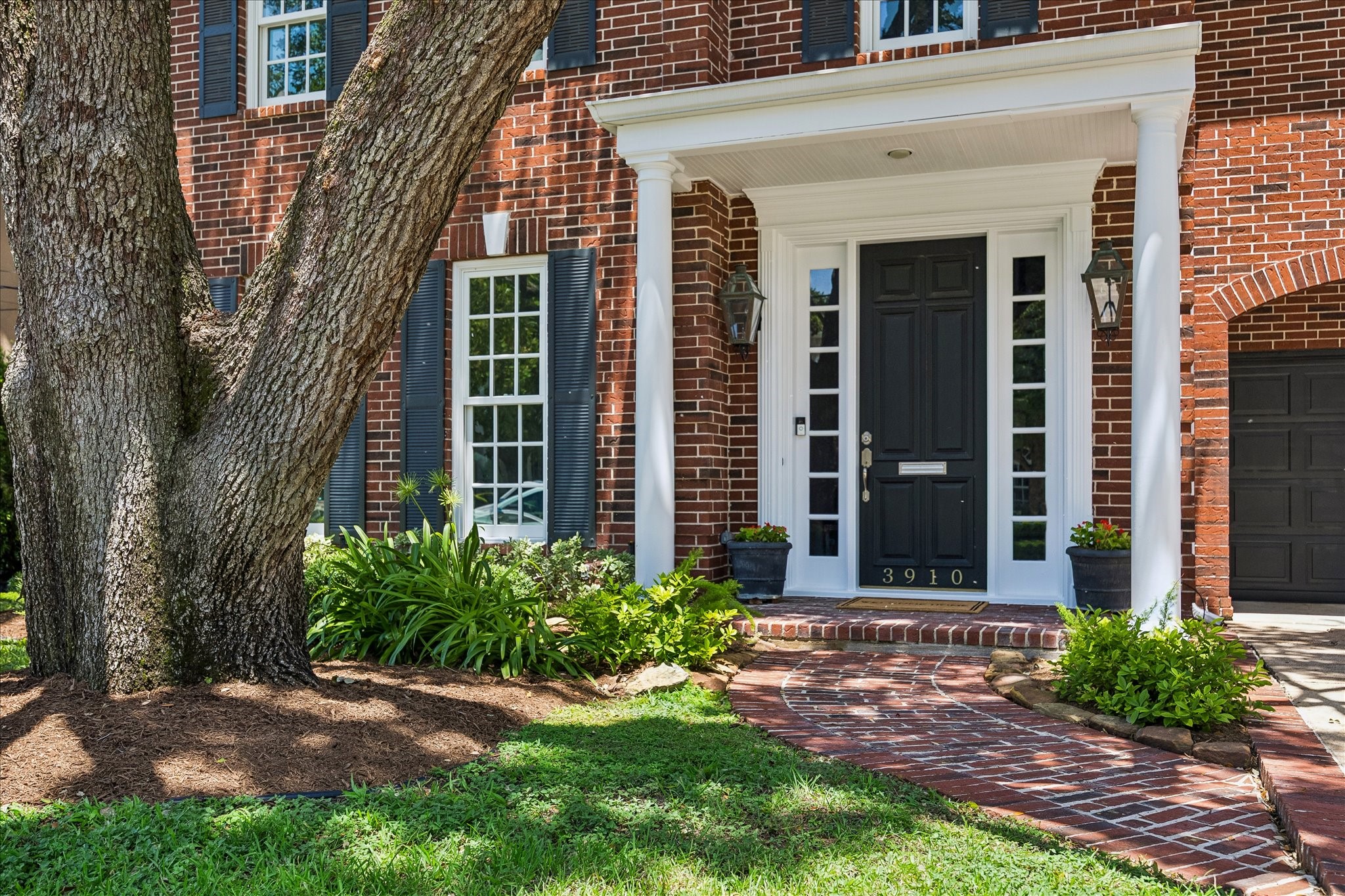3910 Riley Street Houston, TX 77005 - Photo 6 of 32 Gallery Image 6