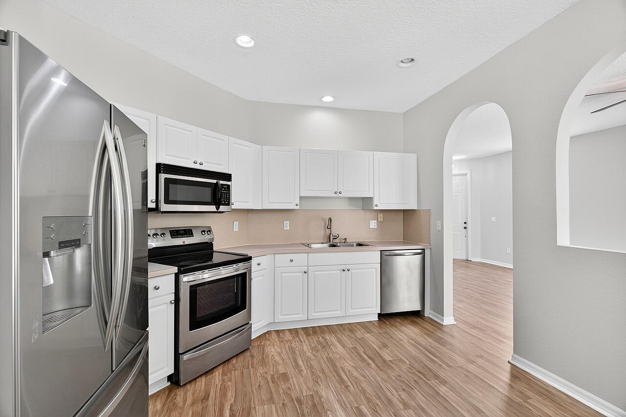 313 Perdido Key Street Port St. Lucie, FL 34986 - Photo 9 of 26 313-SW-Perdido-Key-St-HigMedia-009-1280