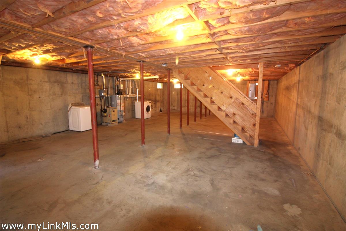11 Flamingo Drive Edgartown, MA 02539 - Photo 24 of 25 a view of a room with stairs
