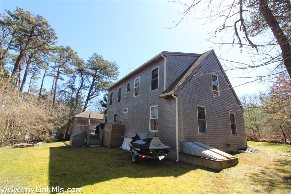 11 Flamingo Drive Edgartown, MA 02539 - Photo 4 of 25 a view of a house with a yard