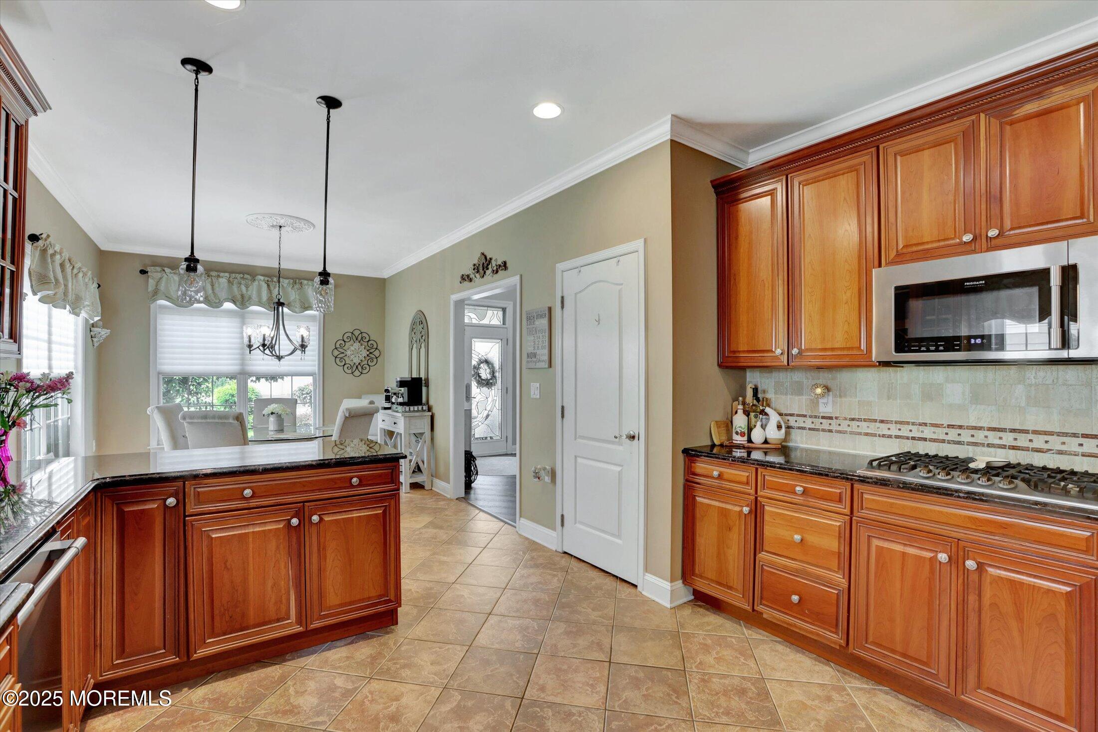 8 Crawford Road Manalapan, NJ 07726 - Photo 10 of 51 12-Kitchen