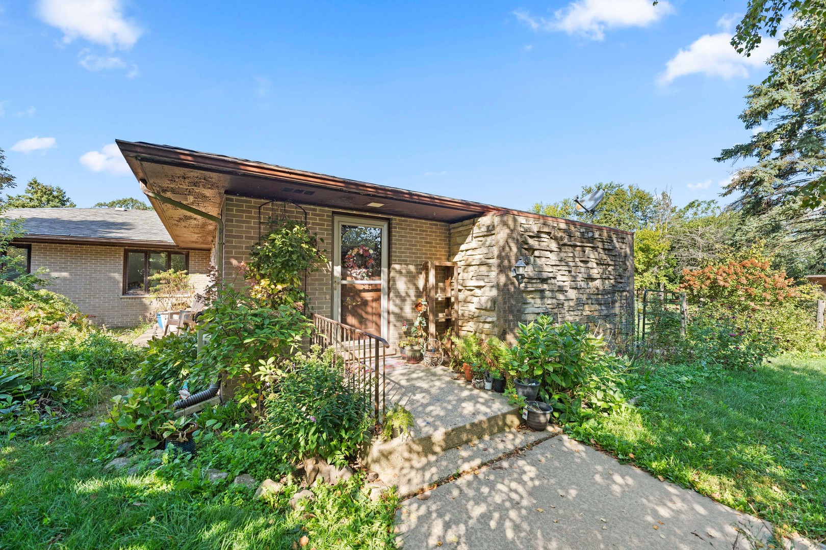 4104 Alden Road Woodstock, IL 60098 - Photo 2 of 48